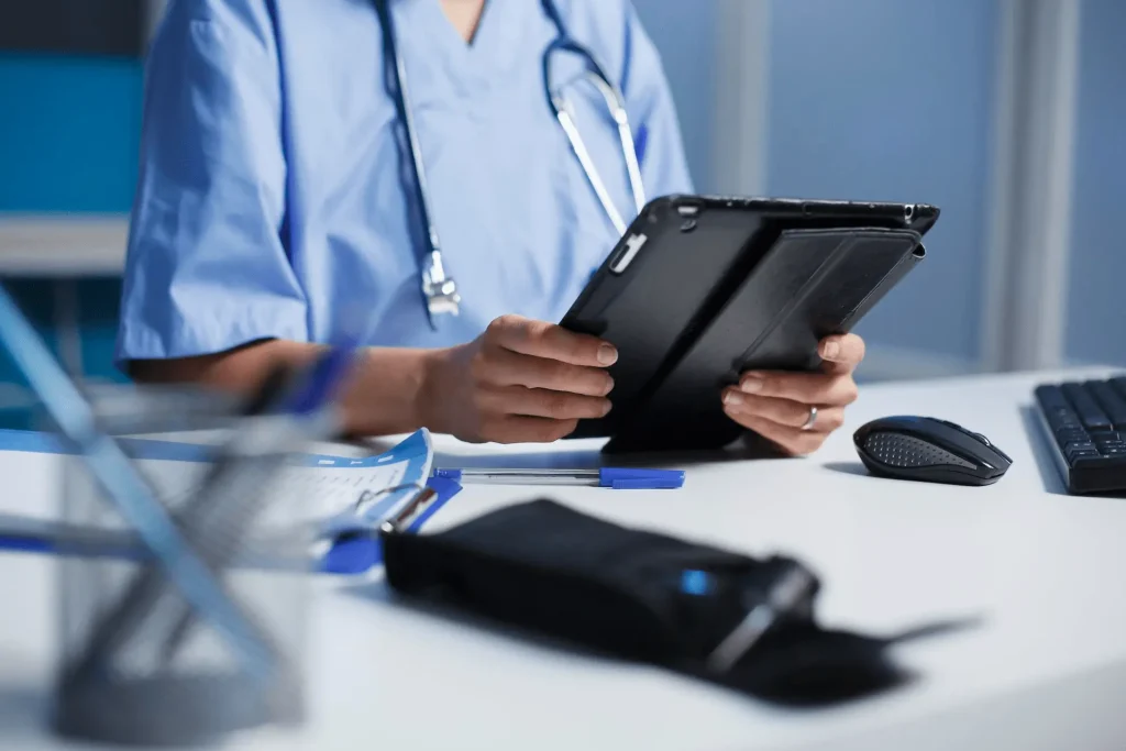 Custom Healthcare App Development for Clinics Managing High Patient Volumes